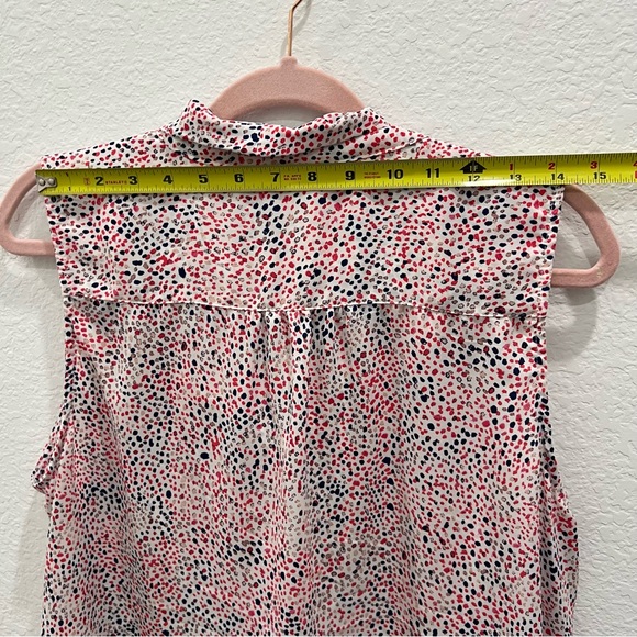 Jones & Company, Jones New York sleeveless white with blue and pink dot, blouse - Picture 6 of 8